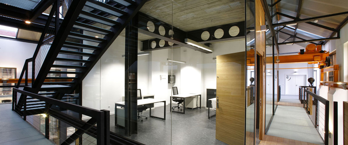 Vista interior de edificio de oficinas de Capgemeni en Valnalón